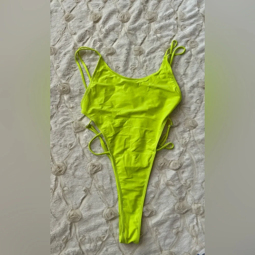 5 NEW Women’s One Piece Swimsuit Lot/Set! So CUTE! Stretch, Padded, Puckerbutt 🔥 - Picture 5 of 10